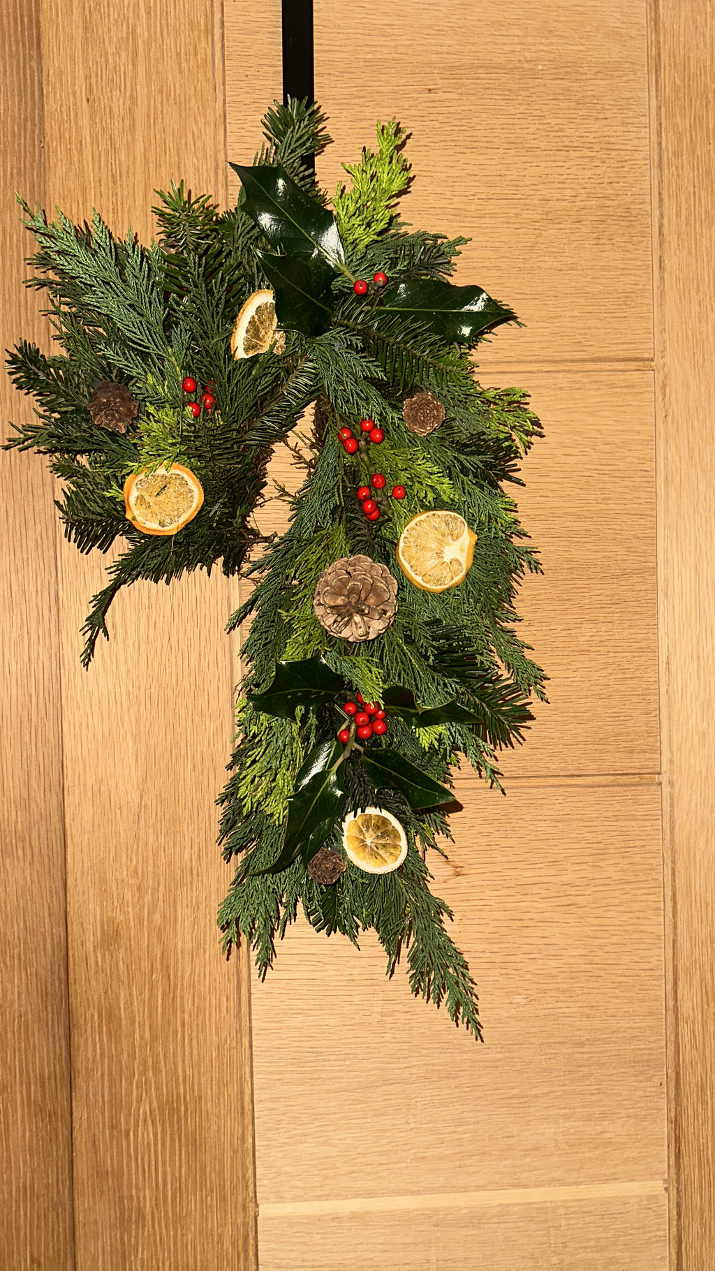 🎄 PRE-ORDER | Hagg Hill Candy Cane Christmas Wreath – Hook Included