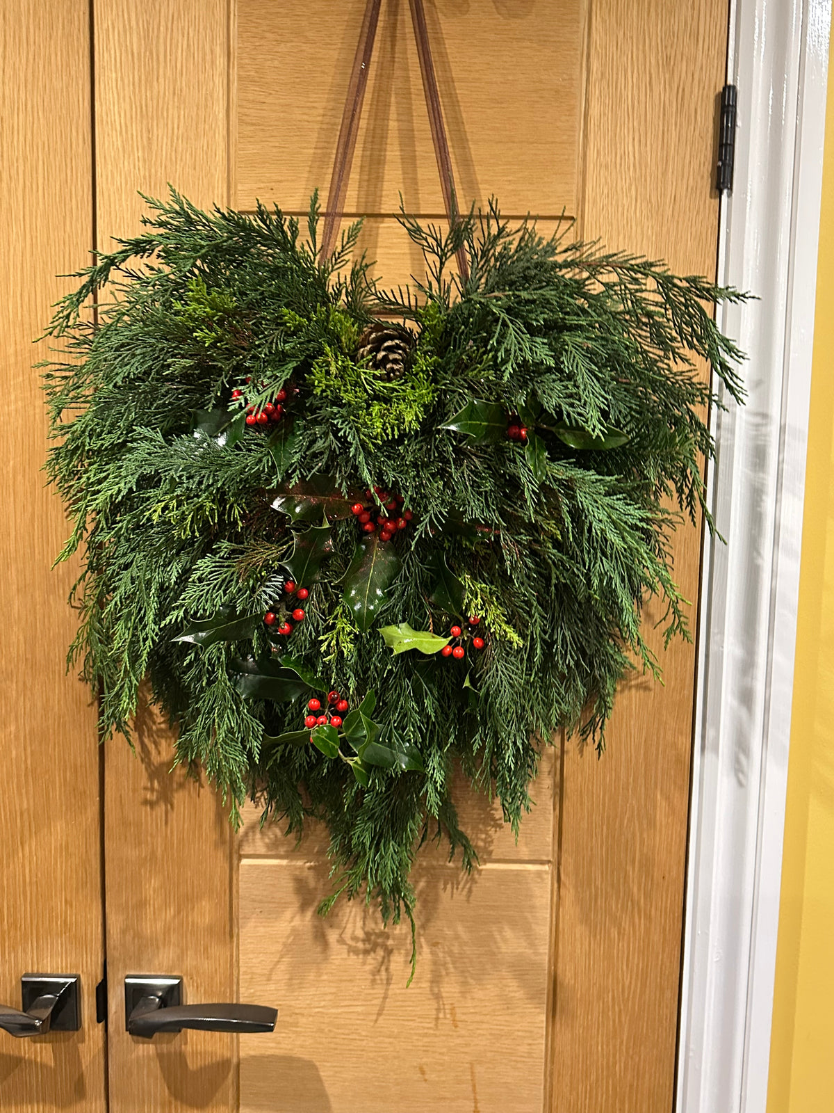 🎄 PRE-ORDER | Hagg Hill Heart Christmas Wreath – Fresh Foam