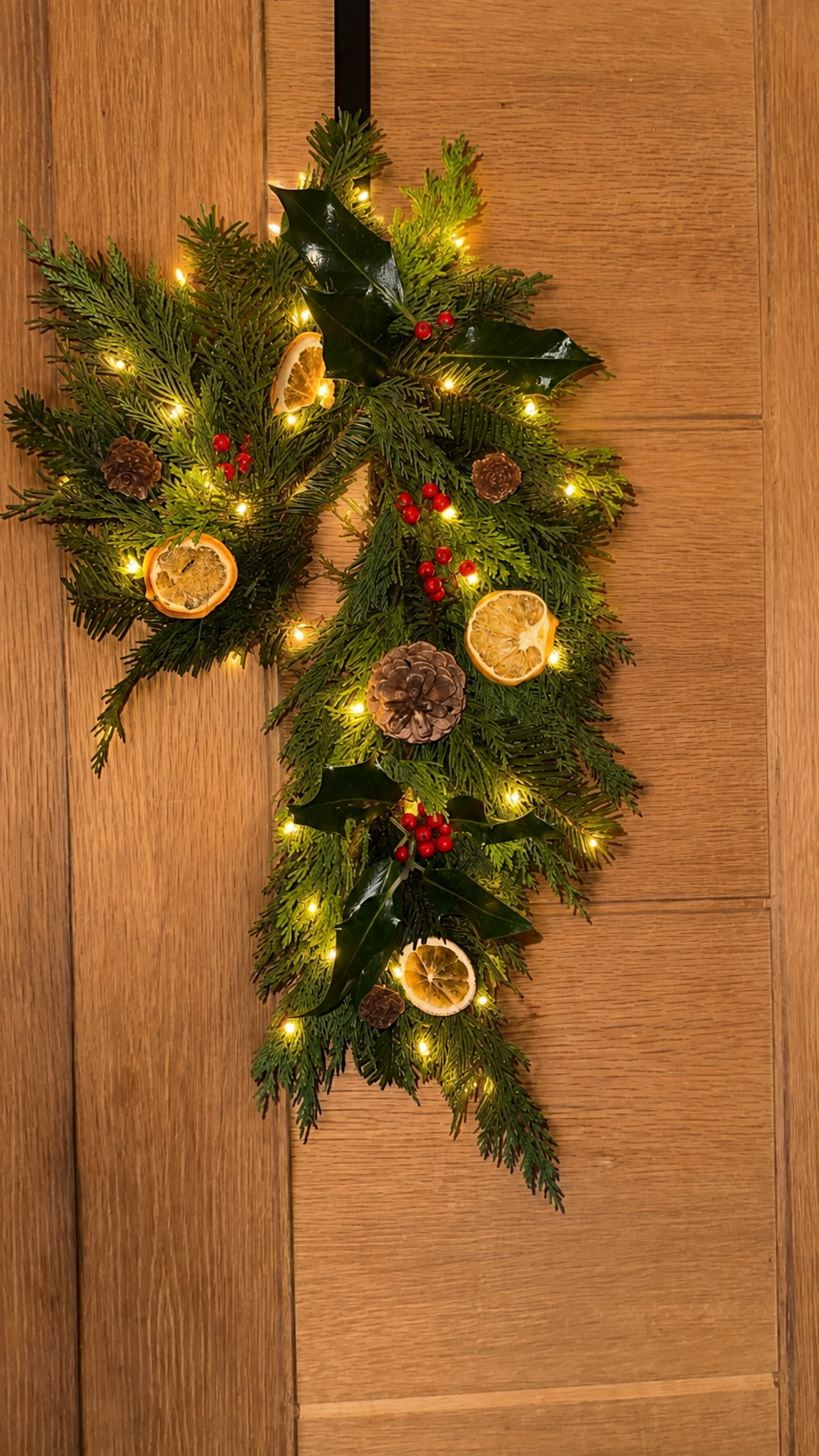 🎄 PRE-ORDER | Hagg Hill Candy Cane Christmas Wreath – Hook Included