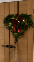 🎄 PRE-ORDER | Hagg Hill Heart Christmas Wreath – Traditional Moss & Metal