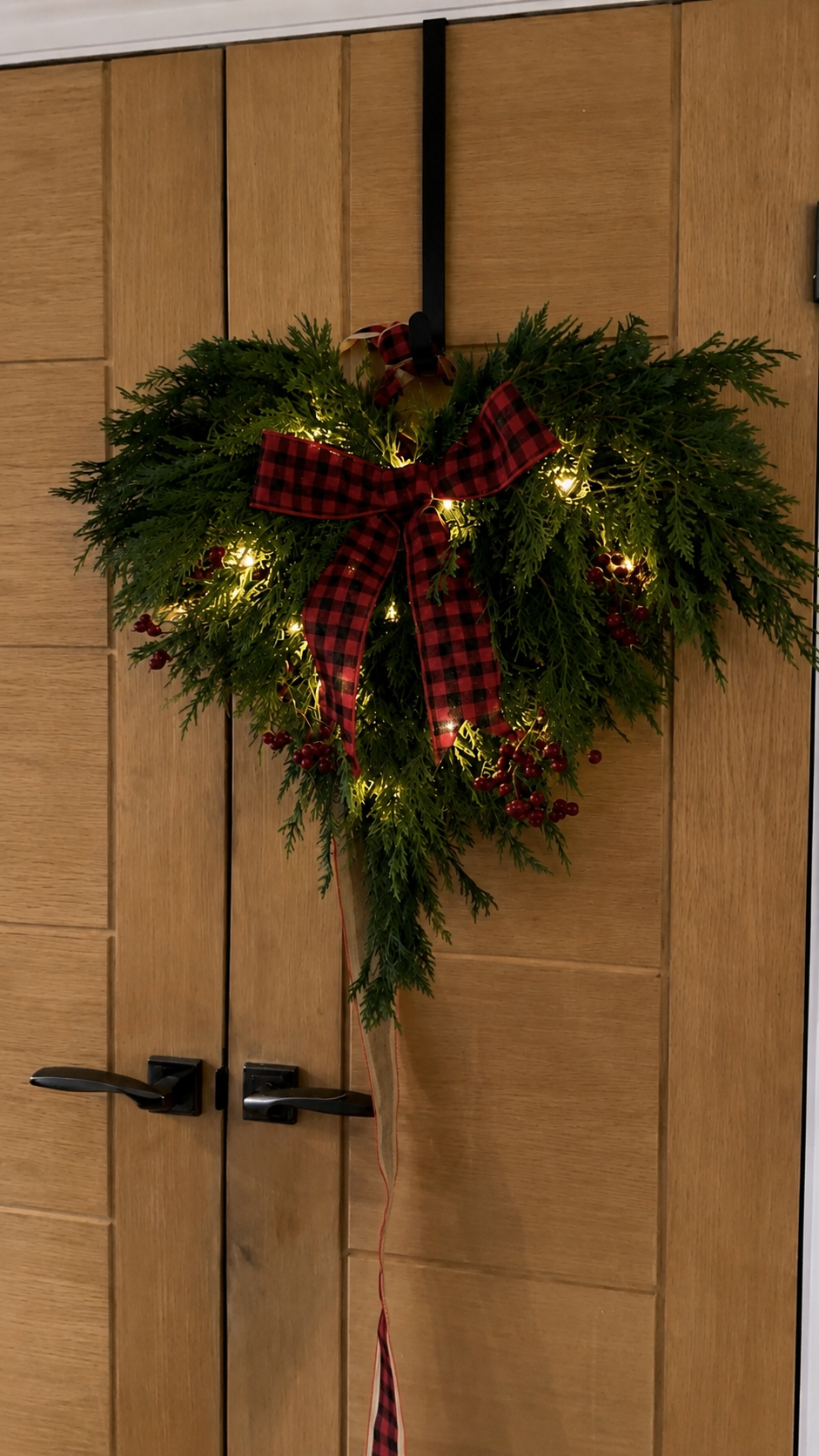 🎄 PRE-ORDER | Hagg Hill Heart Christmas Wreath – Traditional Moss & Metal