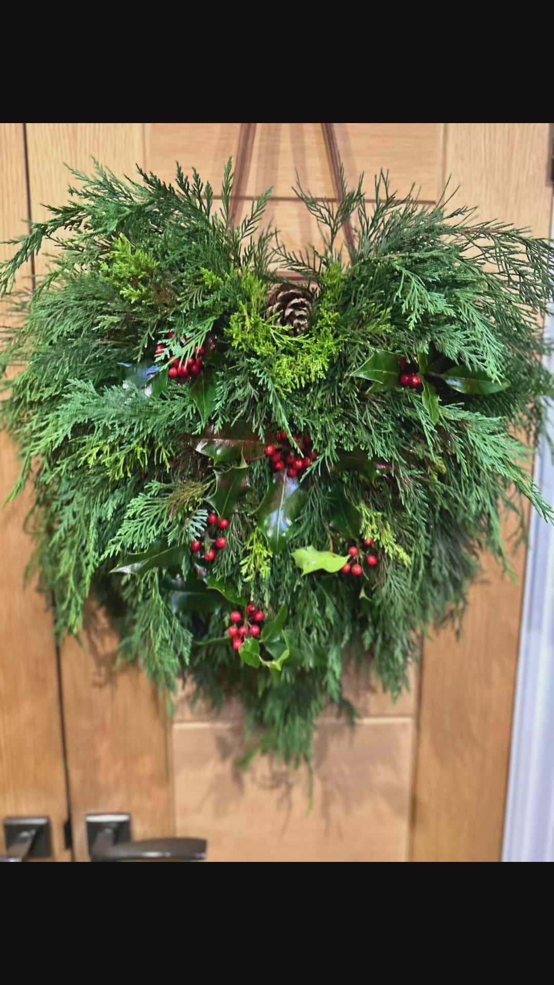 🎄 PRE-ORDER | Hagg Hill Heart Christmas Wreath – Fresh Foam